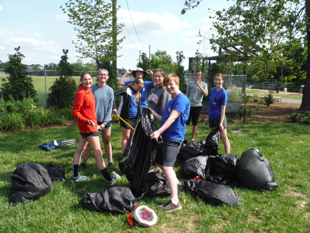 Youth Coucil Cleans Up