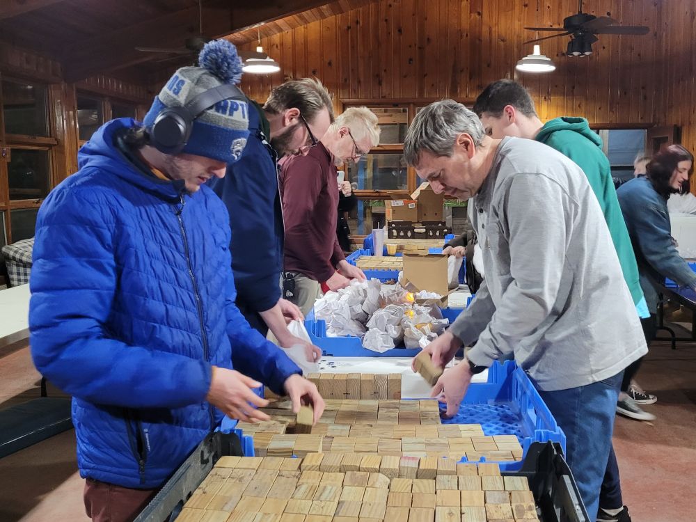 christmas_volunteers2022_web